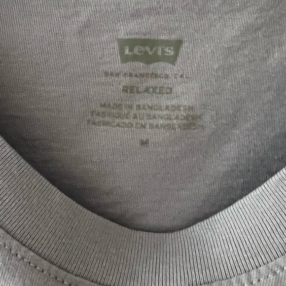 🆕 Levi’s Relaxed Fit T-shirt size Medium Surf Club California - Picture 6 of 8